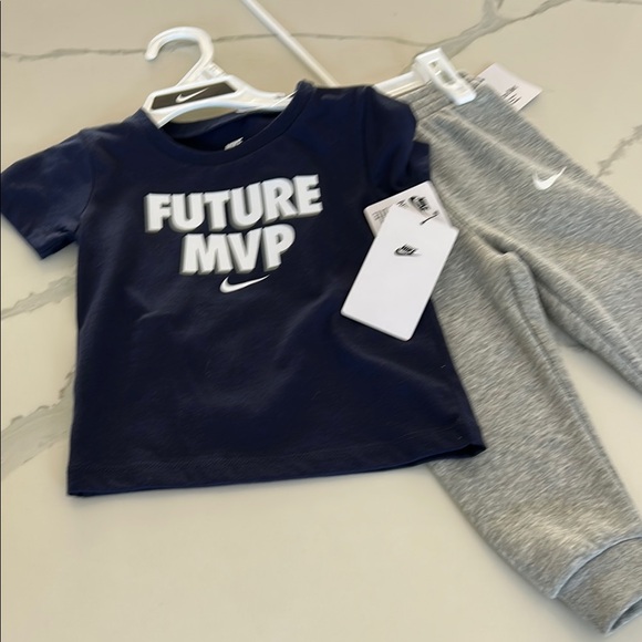 NWT infants Nike sweatsuit - Picture 1 of 5